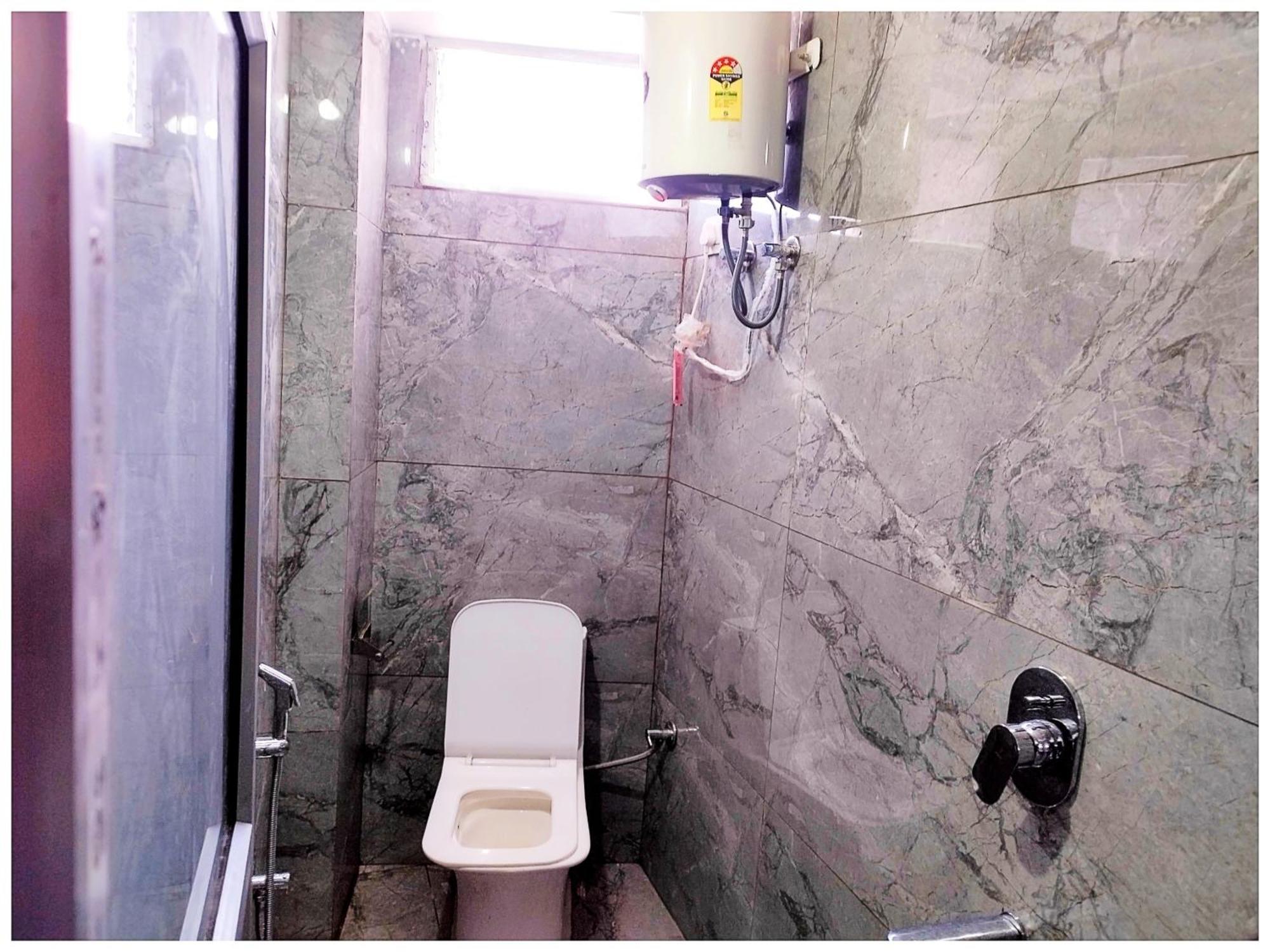 דרג'ילינג Hotel Premium Pitstop Near Railway Station Best Hotel In Darjeeling מראה חיצוני תמונה